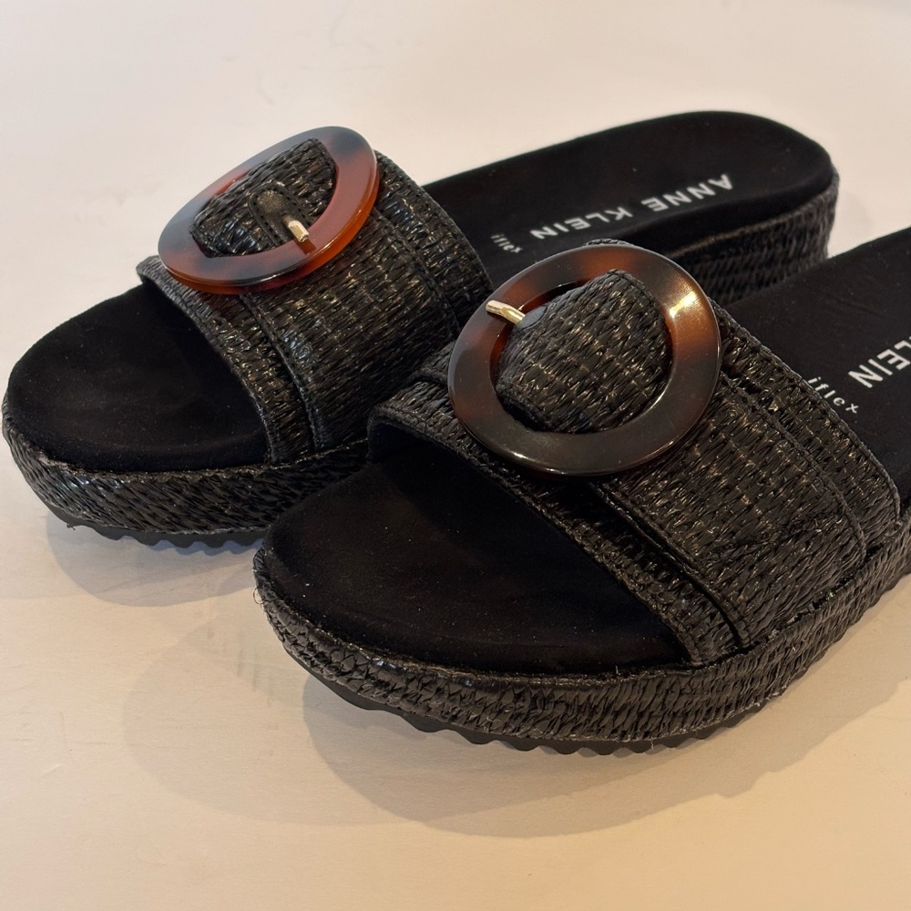 Anne Klein iflex Women's SZ 6.5M Slip On Black w/ Brown Faux Buckle Sandal EUC - Picture 9 of 10